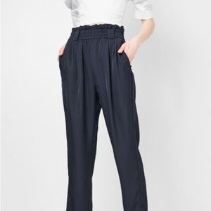 NEW Zara Basic Collection Blue Trousers. Size XS. New conditions. High waist.